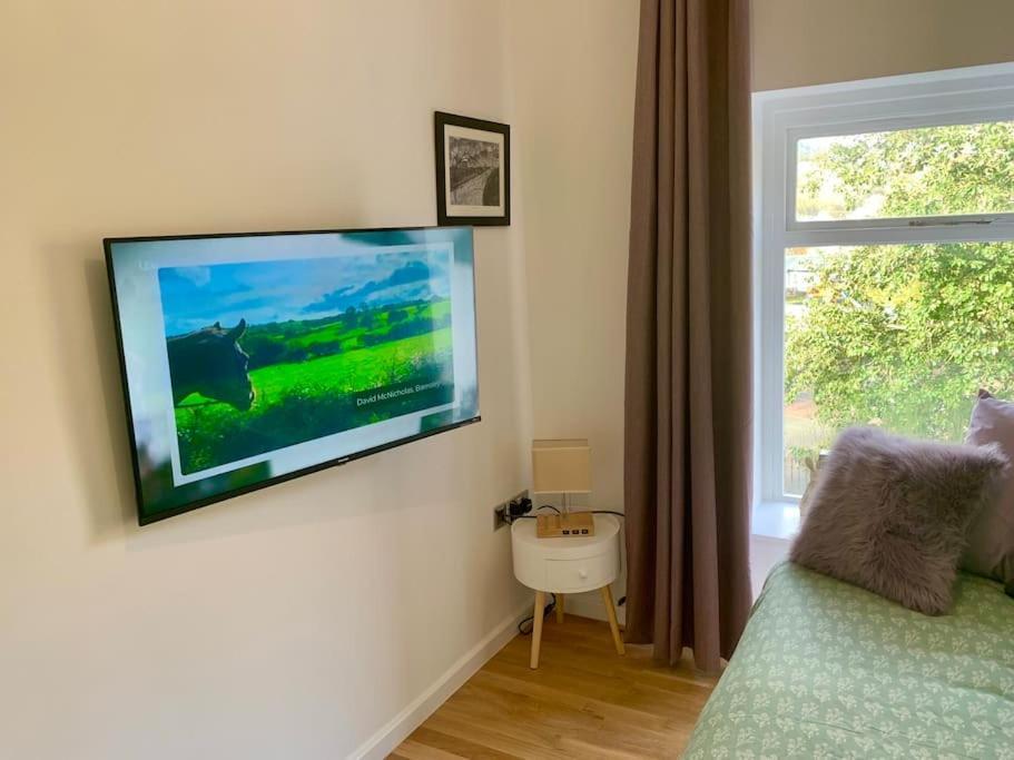 Renovated Miner'S Cottage - Family & Dog Friendly Abertillery المظهر الخارجي الصورة